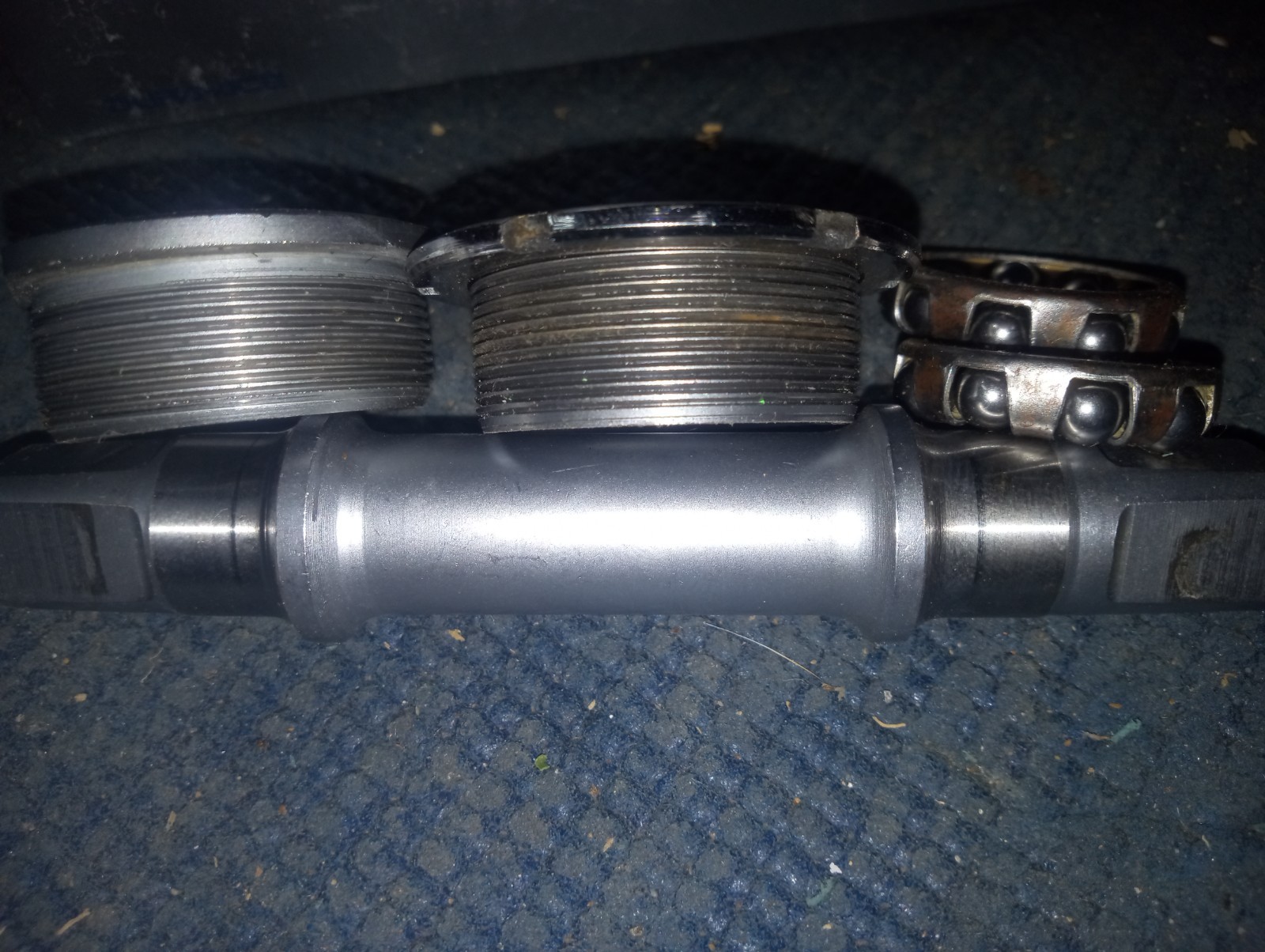 Vintage SunTour Superbe 68-W Bottom Bracket – 113mm Spindle – Japan JIS