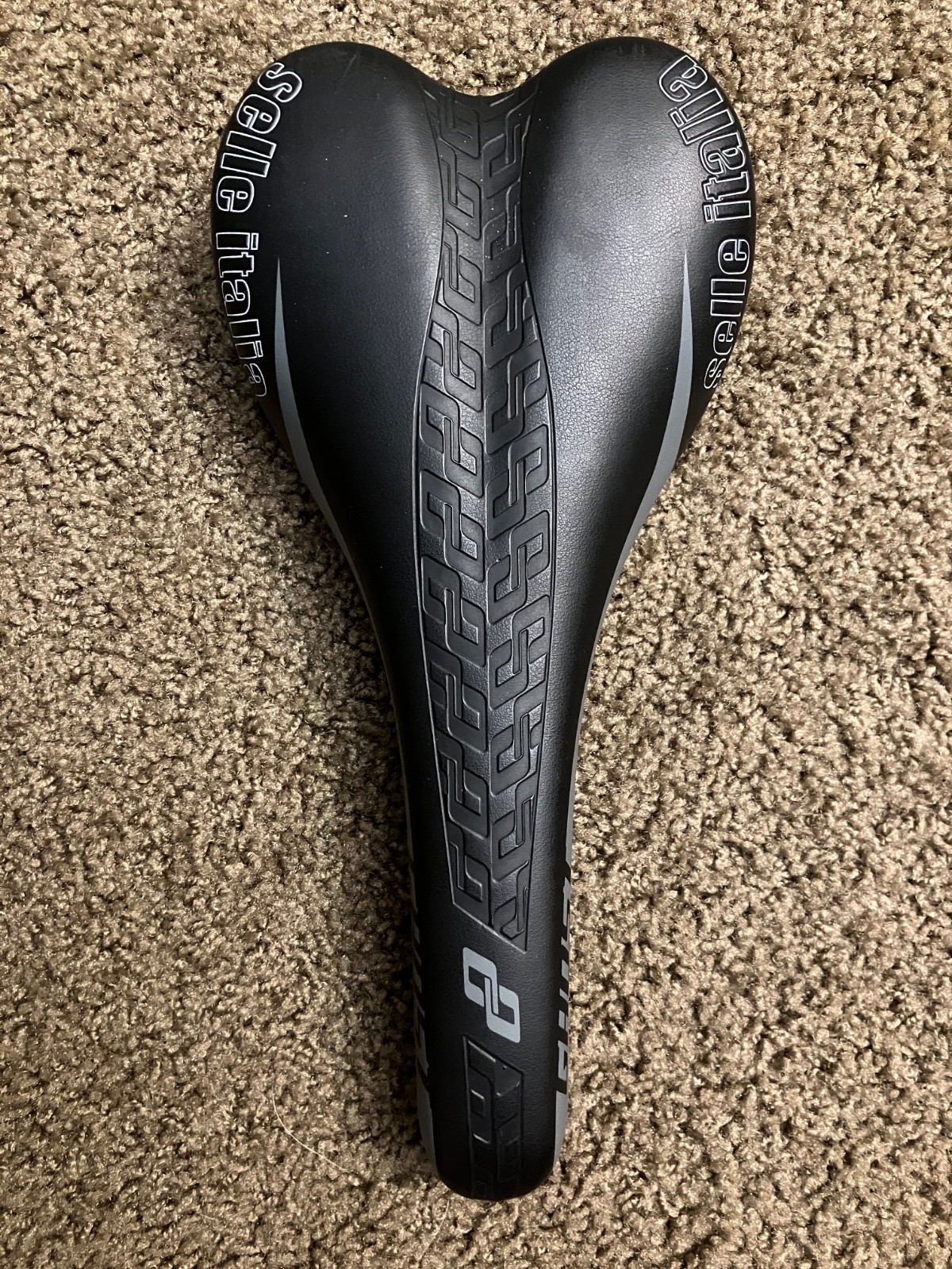 Selle Italia Ghost Saddle Black 132mm Width