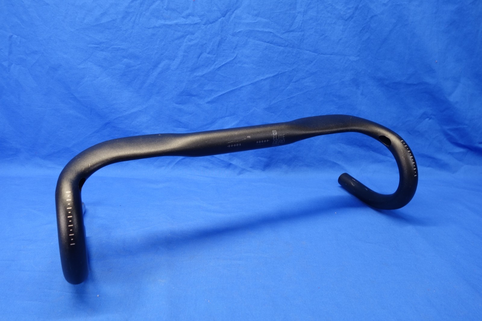 Bontrager Elite AERO VR-CF Aluminum Road Bike Handlebar: 42cm x 31.8mm Clamp