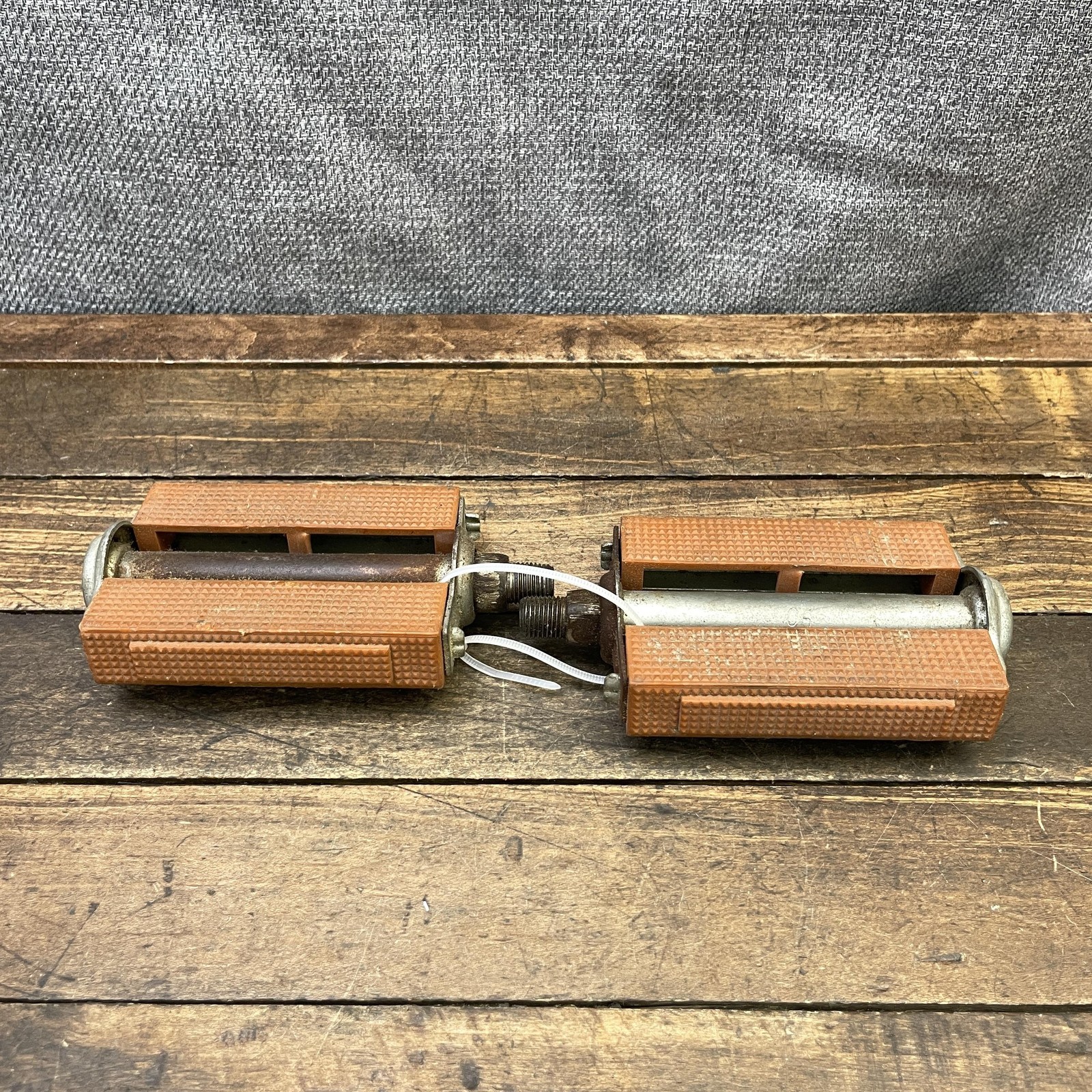 Vintage Excel Brown Pedals 1/2 In Block Bike XL 26 Cruiser Platform Balloon