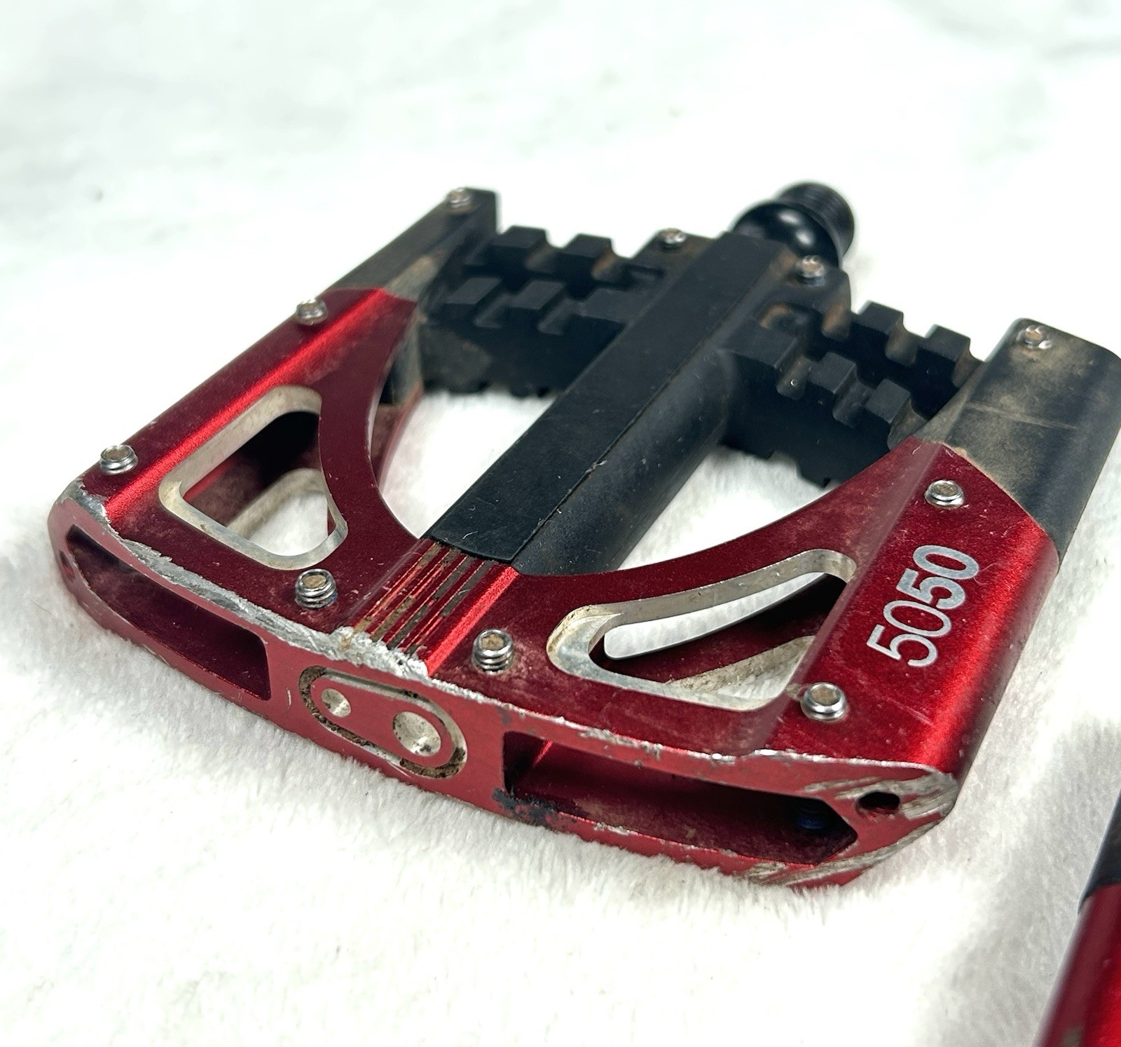 Crank Brothers 5050 Pedals Red/Black Sealed Bearing • 9/16” Axle • Free Shipping