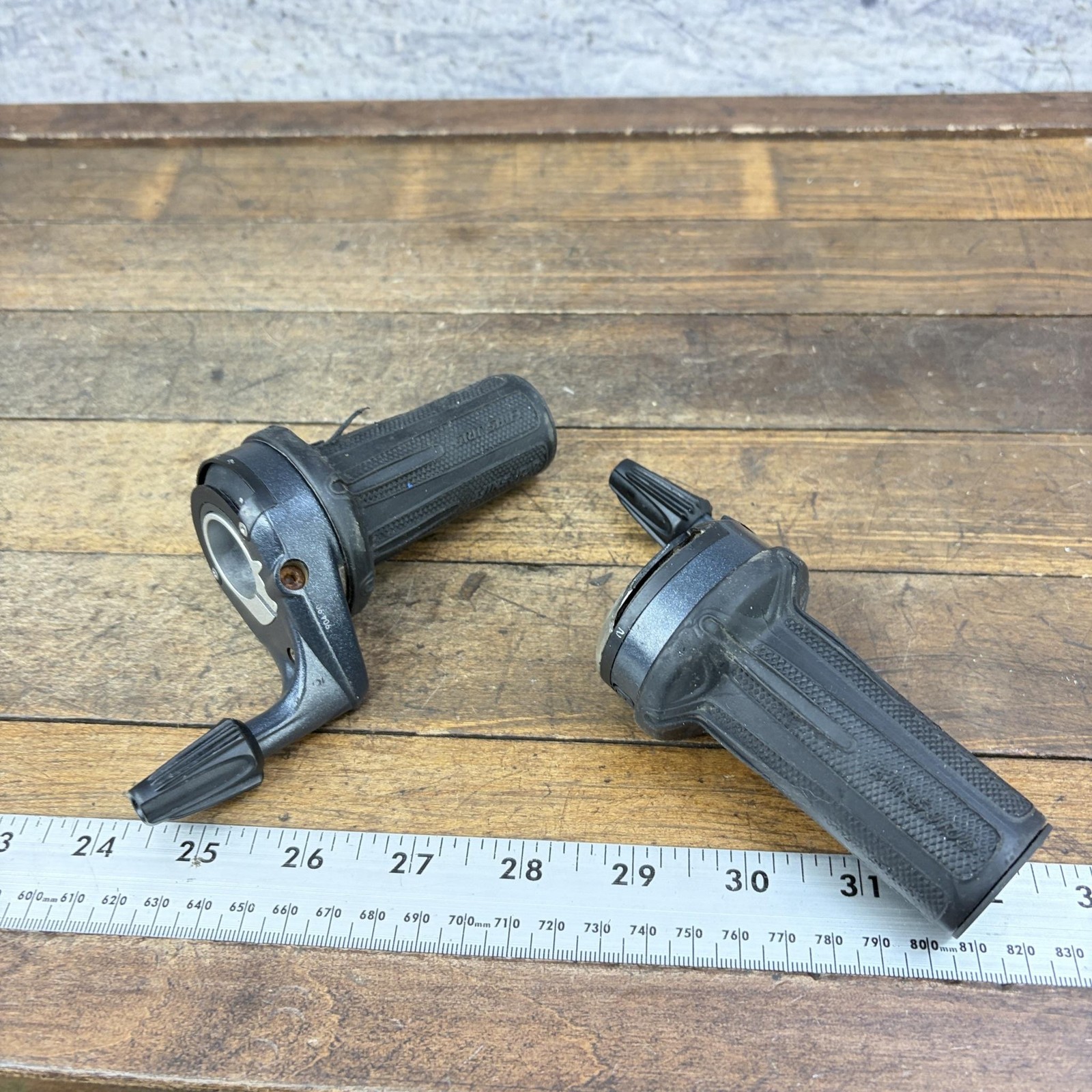SRAM 9.0 Grip Shift Twist Shifter Set 9 Speed MTB Mountain Bike Black Pair 9s