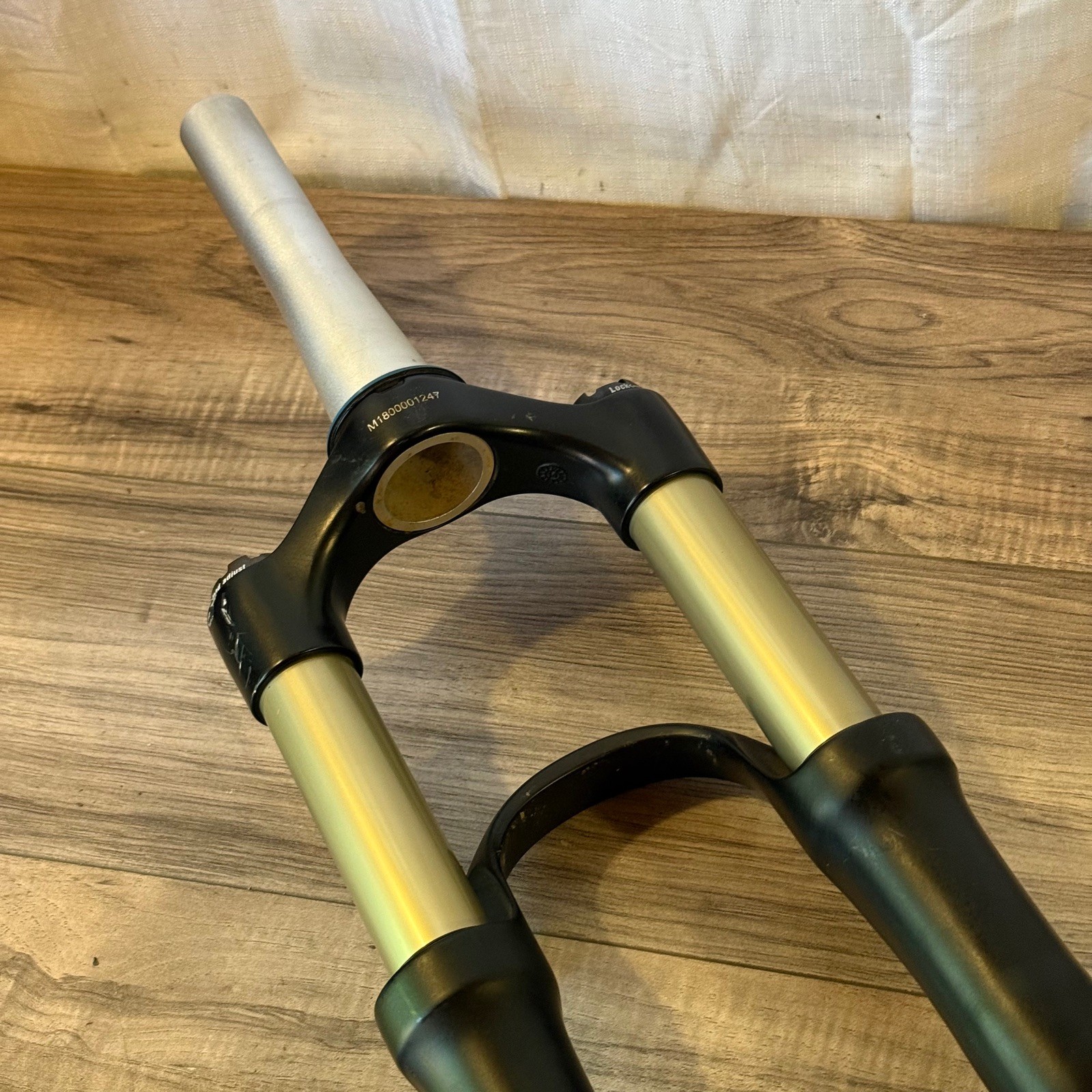 Marzocchi 320 LR 27.5 650b Fork 170 Taper Steerer 15mm x 100 Thru-Axle Non-Boost