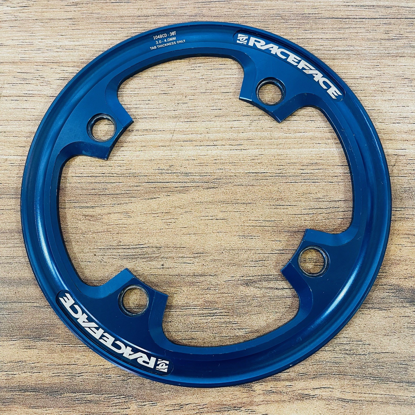 Race Face Bash Guard 36 Tooth 4 Bolt Blue Anodized 104 BCD