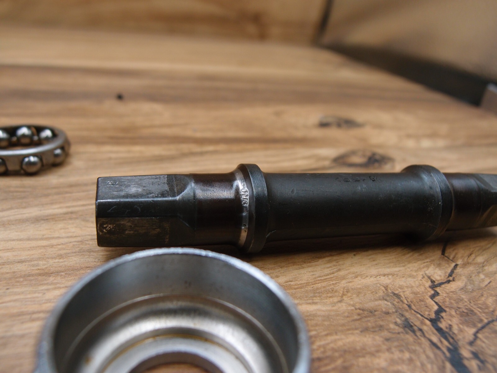 bottom bracket Shimano 600 Arabesque VIA Japa One Key Release 116 mm BSA / 68 mm