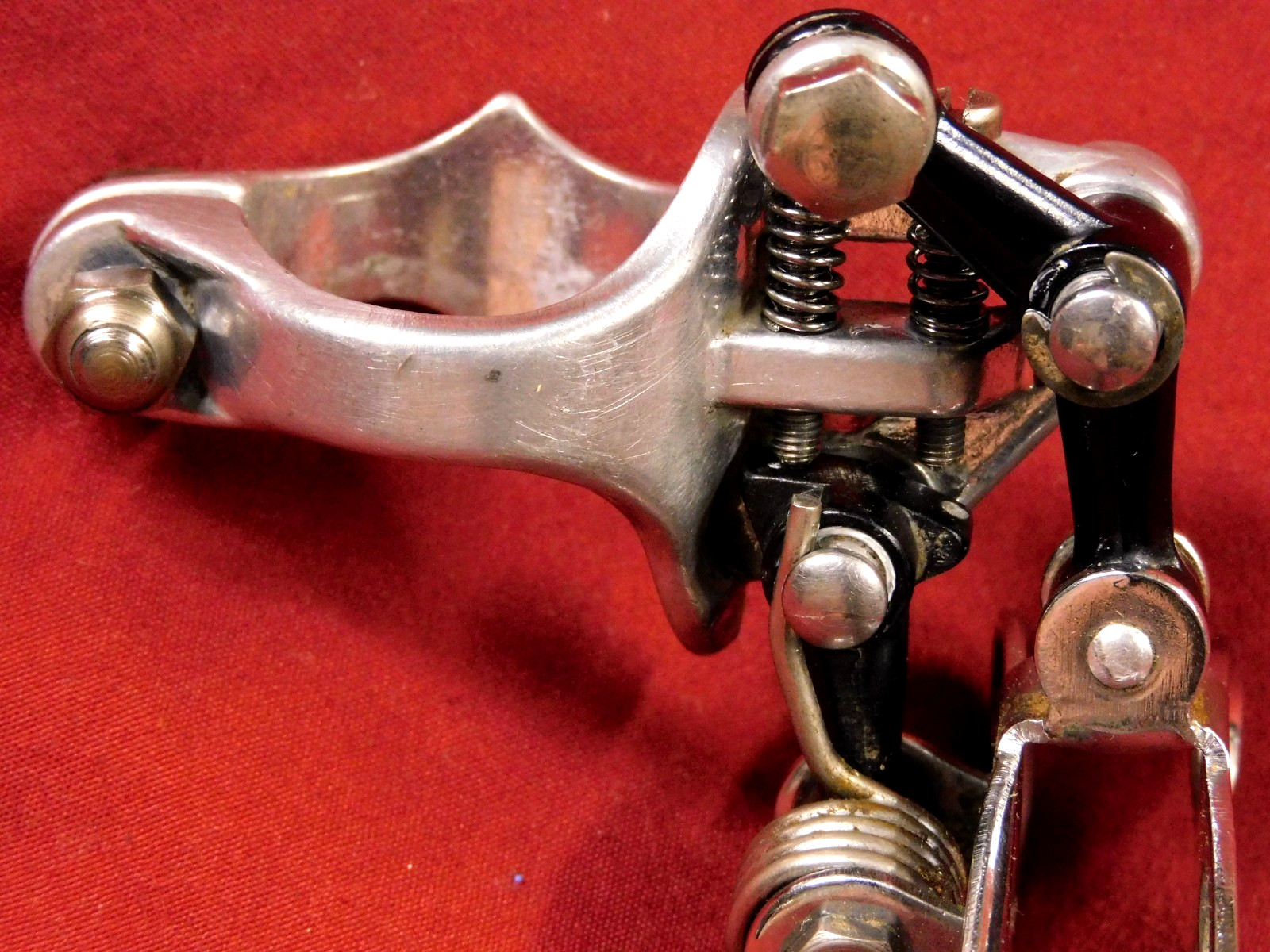 XLNT Early 80’s Campagnolo Super Record 1052/SR Clamp-on 28.6mm Front Derailleur