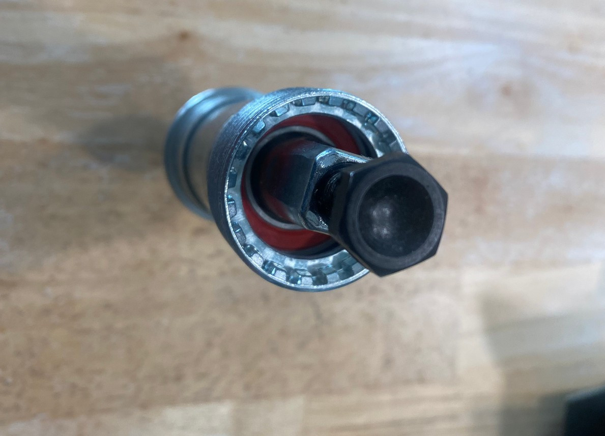RPM Square taper bottom bracket 68×116 1.37×24 English threaded JIS