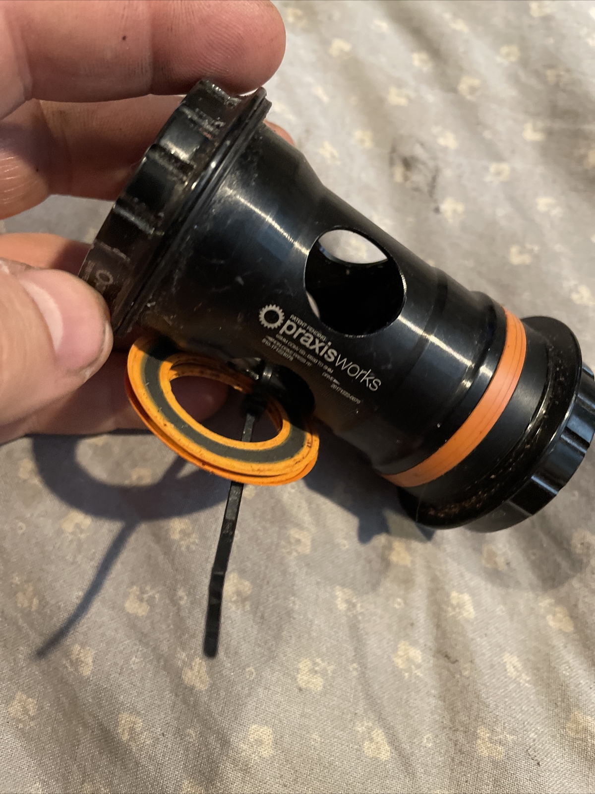 praxis works bottom backet adapter 68mm shell. 24mm press fit PF30