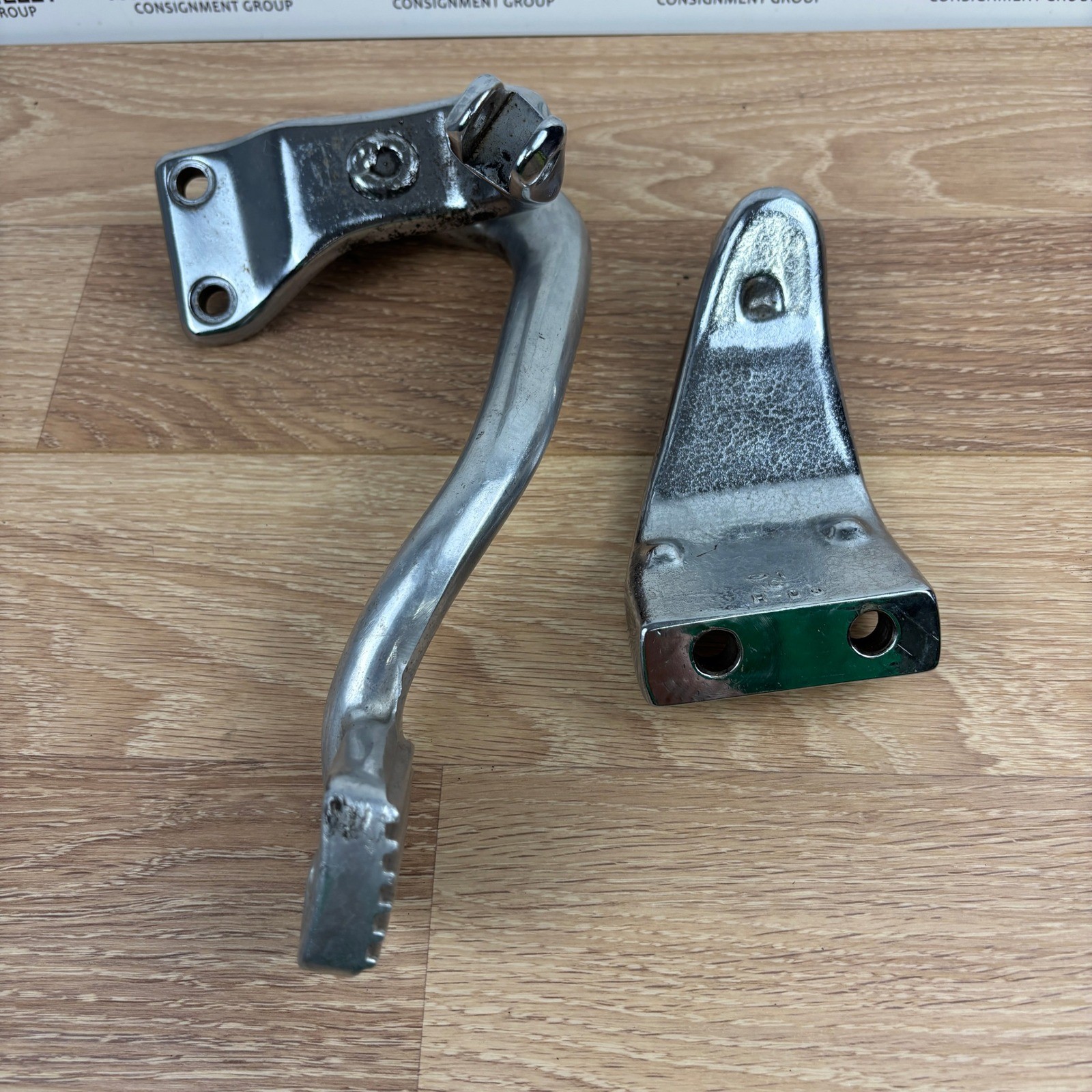 Chrome Motorcycle Foot Peg Assembly Set for Harley Davidson