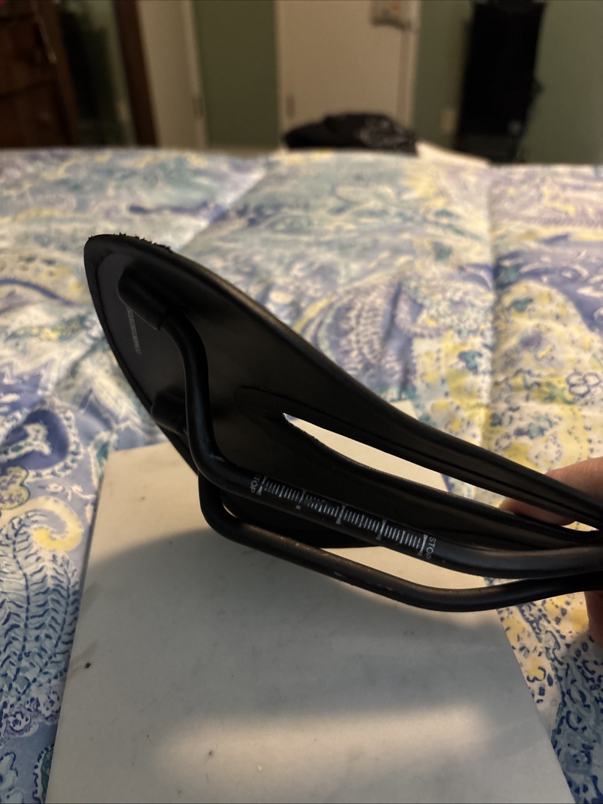Light Thin Unbranded Saddle