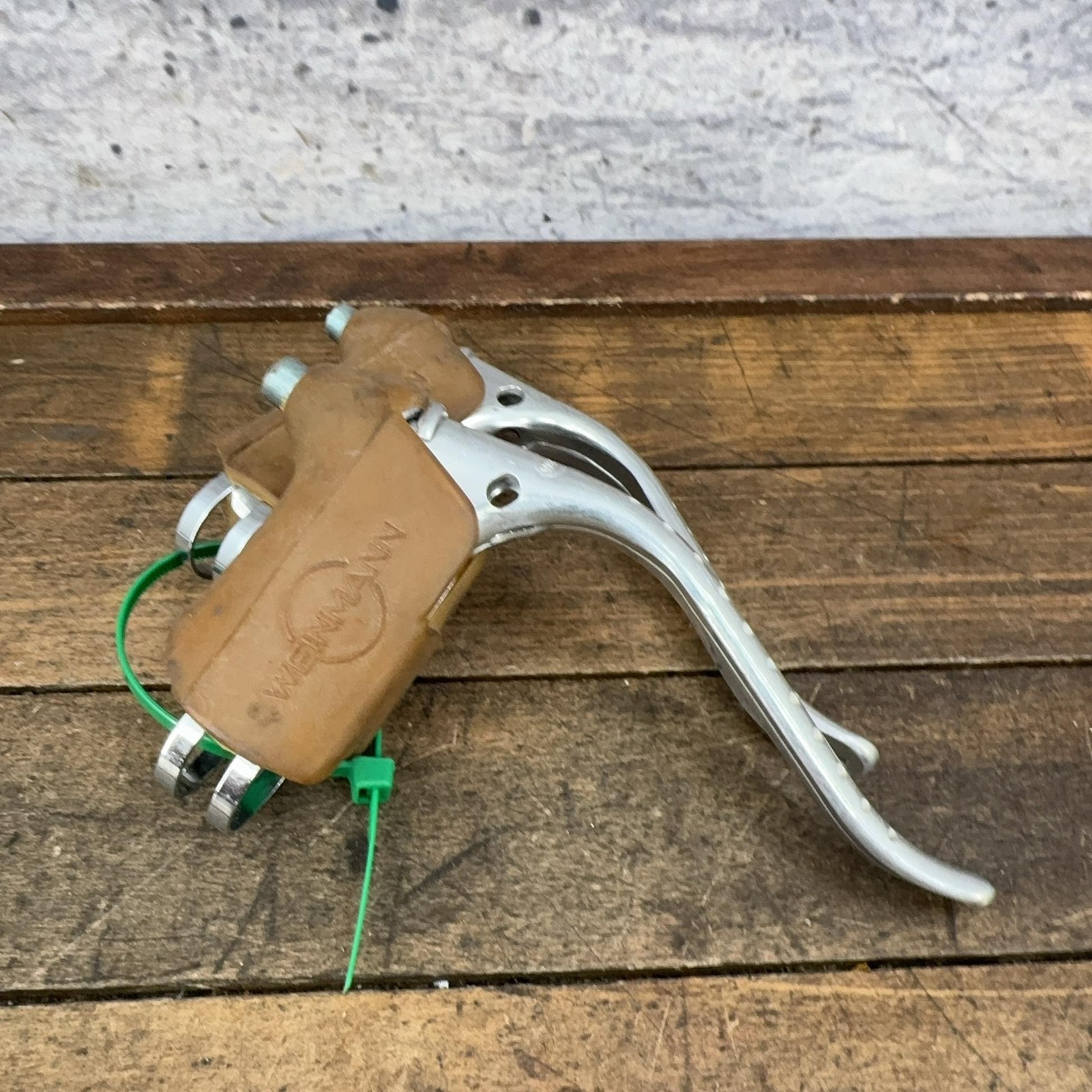 Vintage Weinmann Brake Levers Pair Drillium Gum Hoods Non-Aero Drop Bar Road