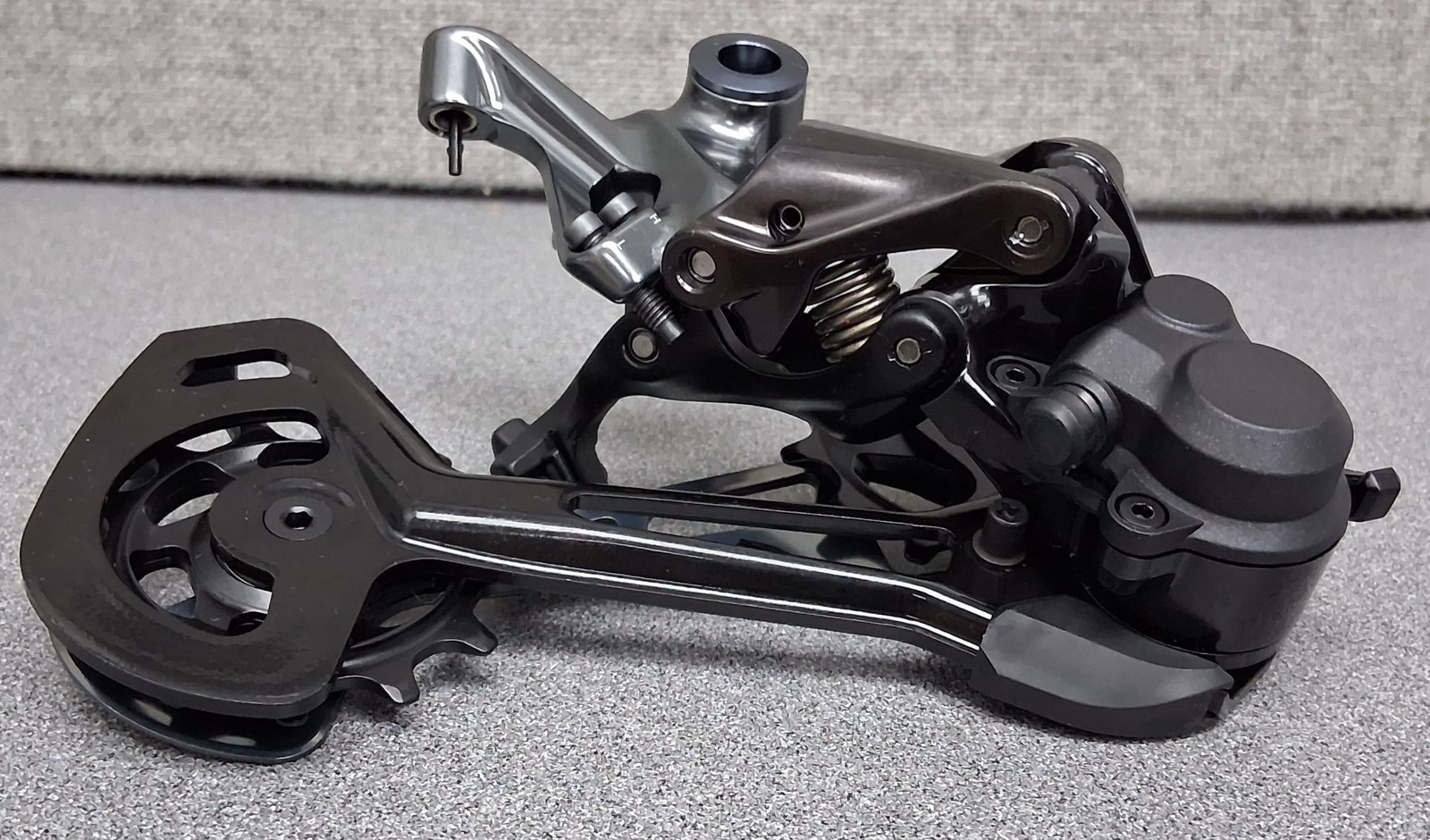 Shimano XTR RD-M9100-SGS 12 Speed Rear Derailleur w/ Clutch: Long Cage, Gray *OE