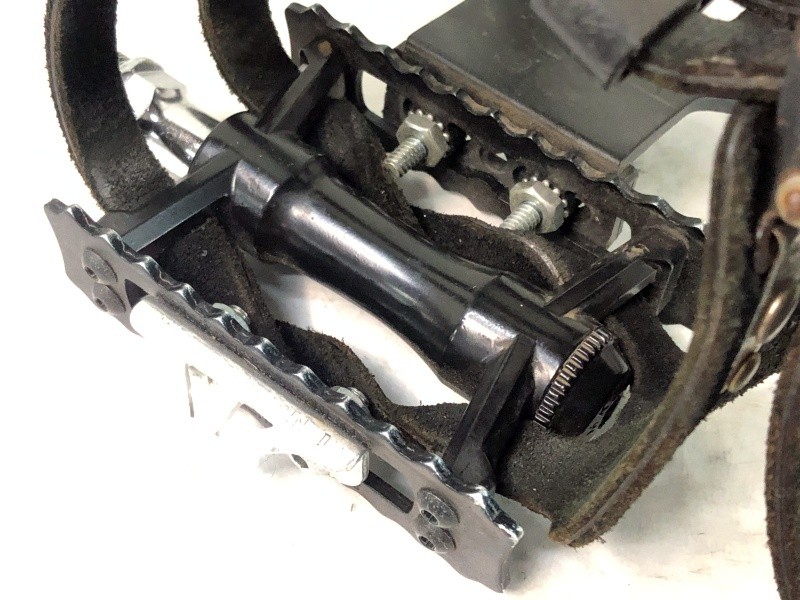 MKS Sylvan Touring Next Flat Pedals Toe Clips Double Straps Silver Touring Bike