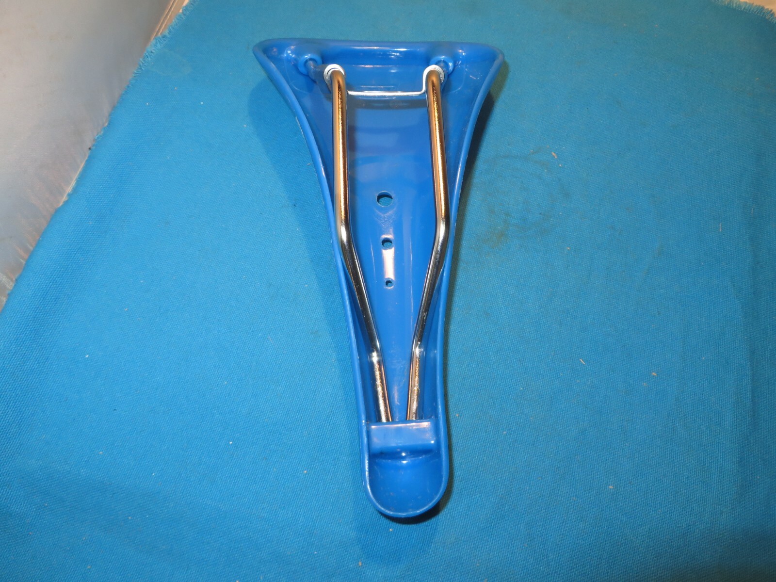 SE Racing BMX Blitz Blue Bicycle Seat with Bottle Opener Brace – New