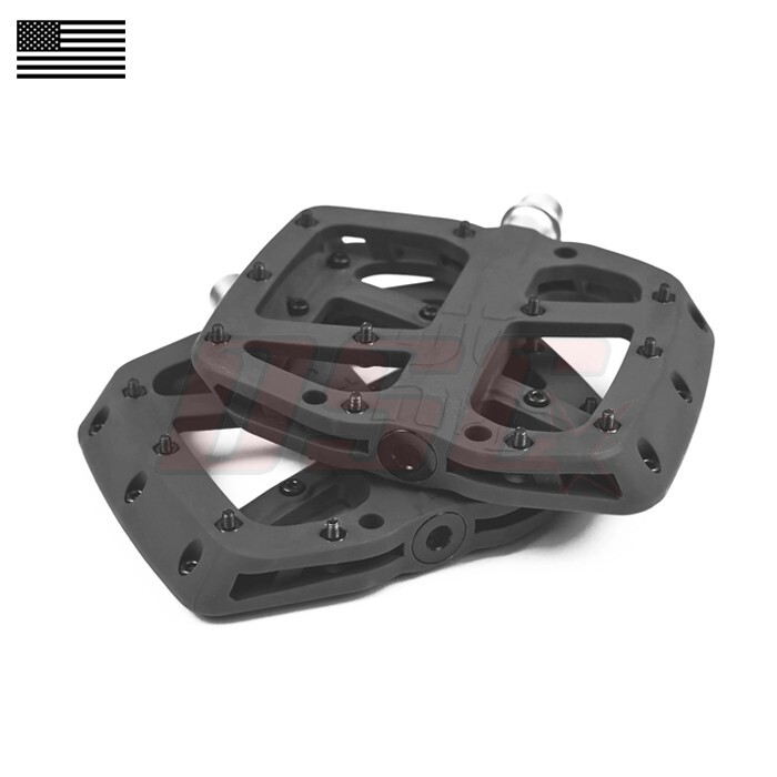 e*thirteen Base Flat Pedals – MTB Platform Composite Body 22 Pins, 9/16″ Black