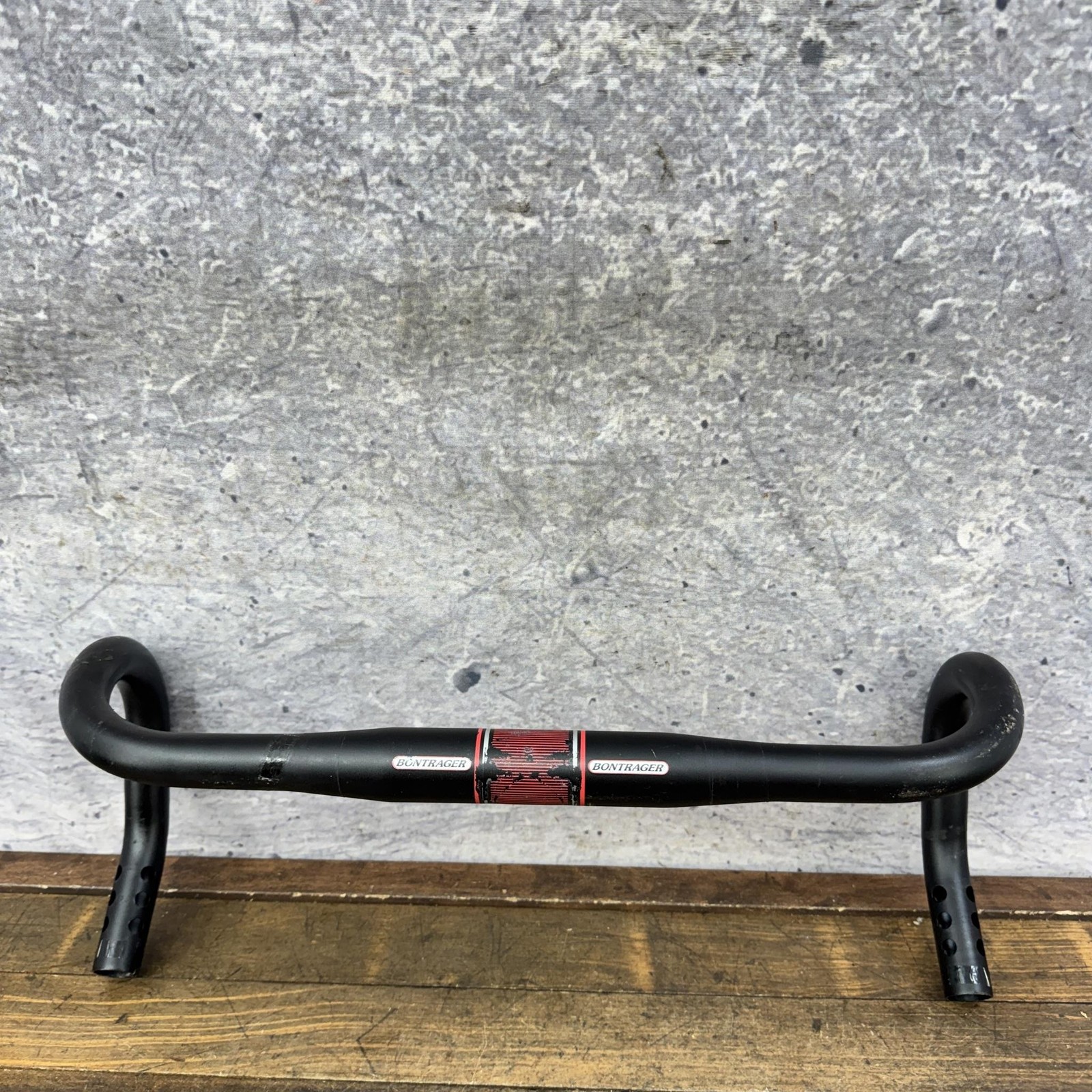 Bontrager Race Lite Drop Handlebar 44cm 31.8 Clamp Black Alloy Road Bar