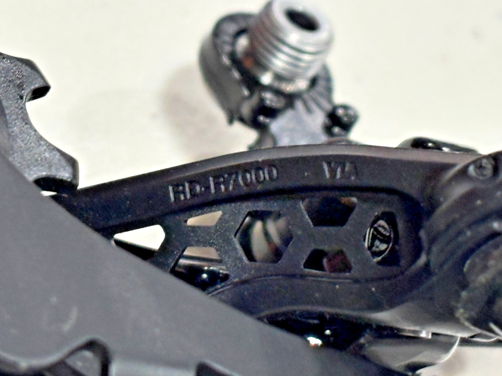 Shimano 105 RD-R7000 GS 11-speed Rear Derailleur Medium Cage Black OE