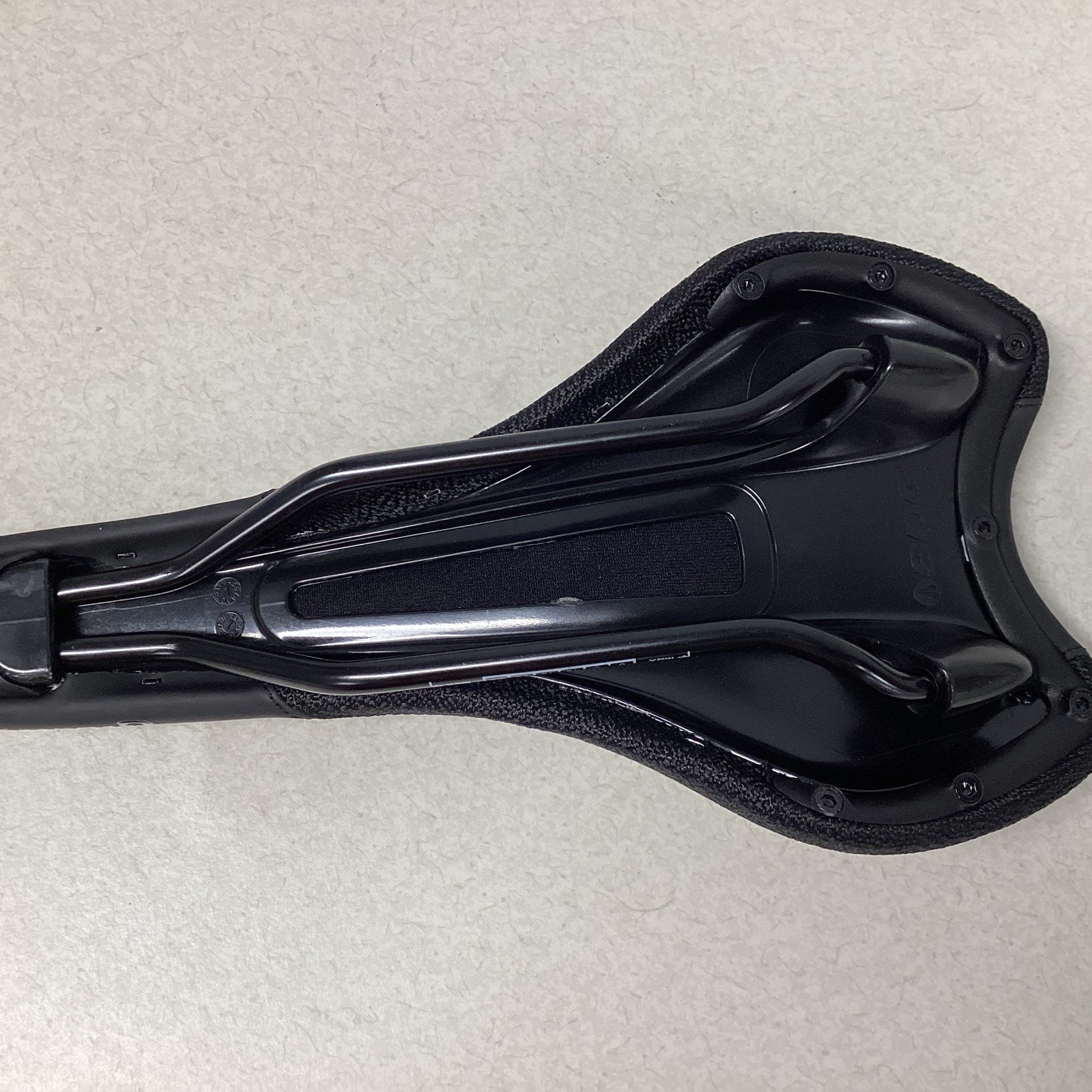 New SDG Radar Mountain Bike Saddle, Bicycle Seat – Black – Steel Rails 90’s MTB