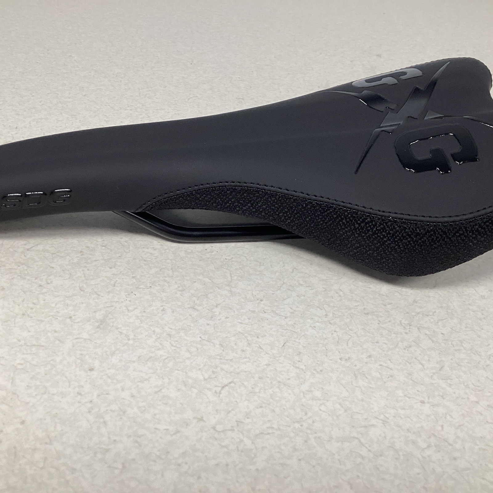 New SDG Radar Mountain Bike Saddle, Bicycle Seat – Black – Steel Rails 90’s MTB