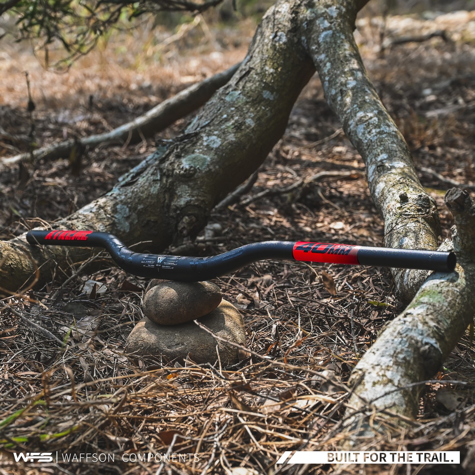 WFS Xtreme 31.8 x 800mm Handlebar 40mm Rise, Black x Red