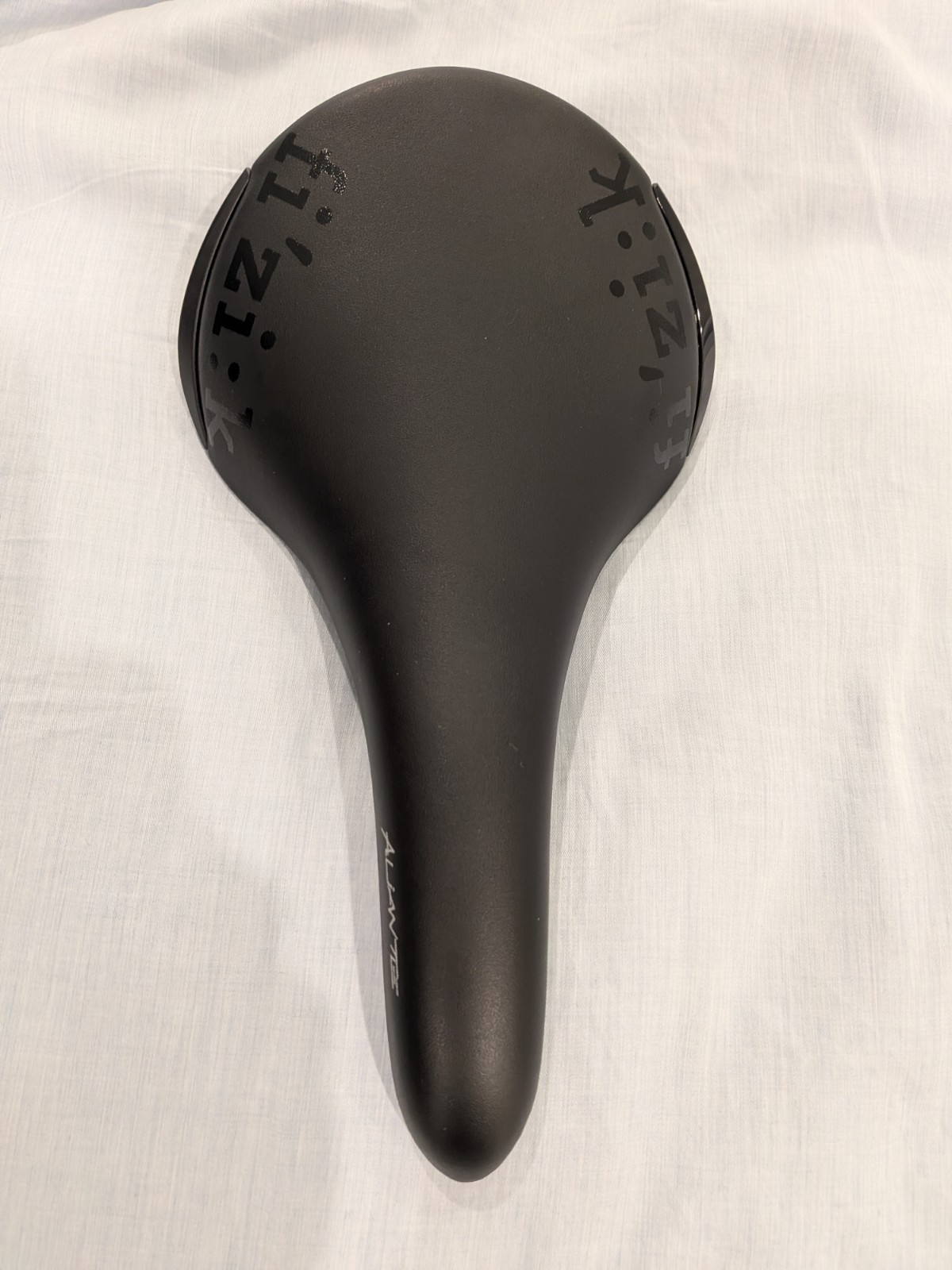 Fizik Aliante Delta Cycling Saddle (Large, Black)