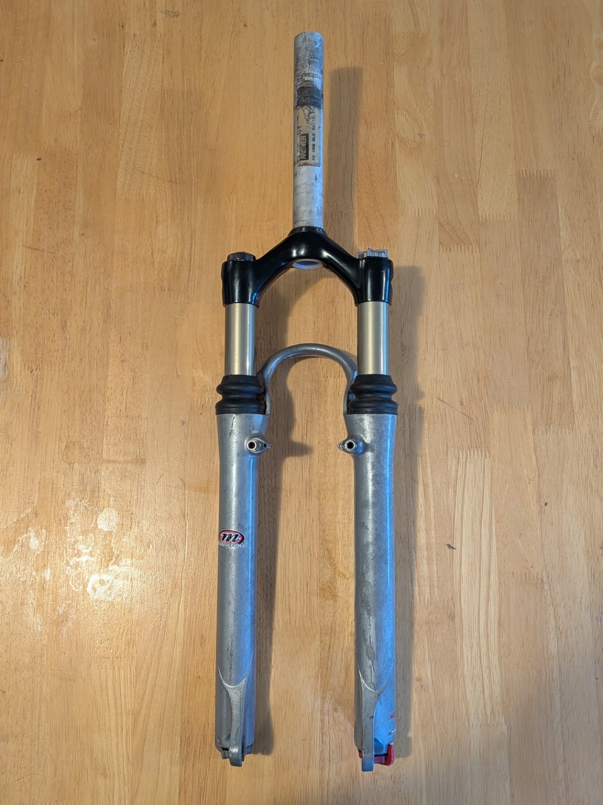 Vintage Manitou Black Elite Fork 1 1/8″ Threadless 26″ 80/100 Adjustable Travel