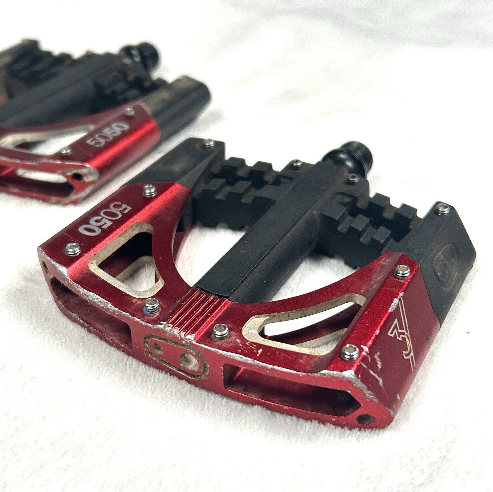 Crank Brothers 5050 Pedals Red/Black Sealed Bearing • 9/16” Axle • Free Shipping