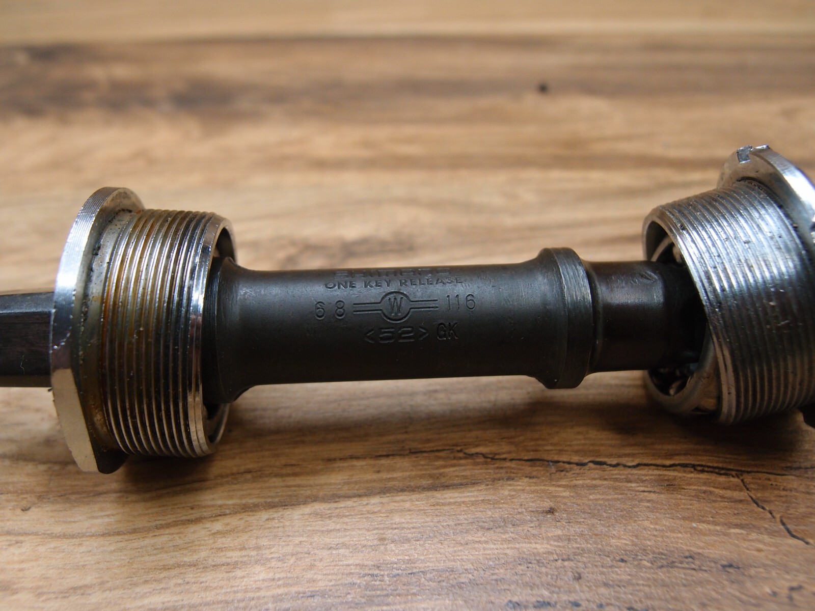 bottom bracket Shimano 600 Arabesque VIA Japa One Key Release 116 mm BSA / 68 mm