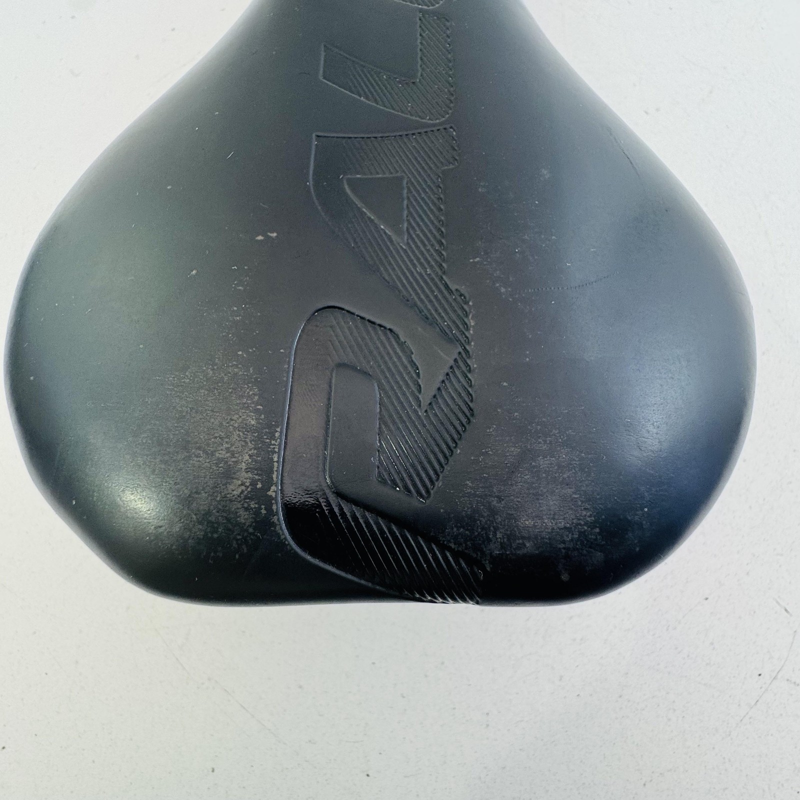 Raleigh Bicycle Saddle Seat Black Racing Steel Rails Road MTB Hybrid Bike A82