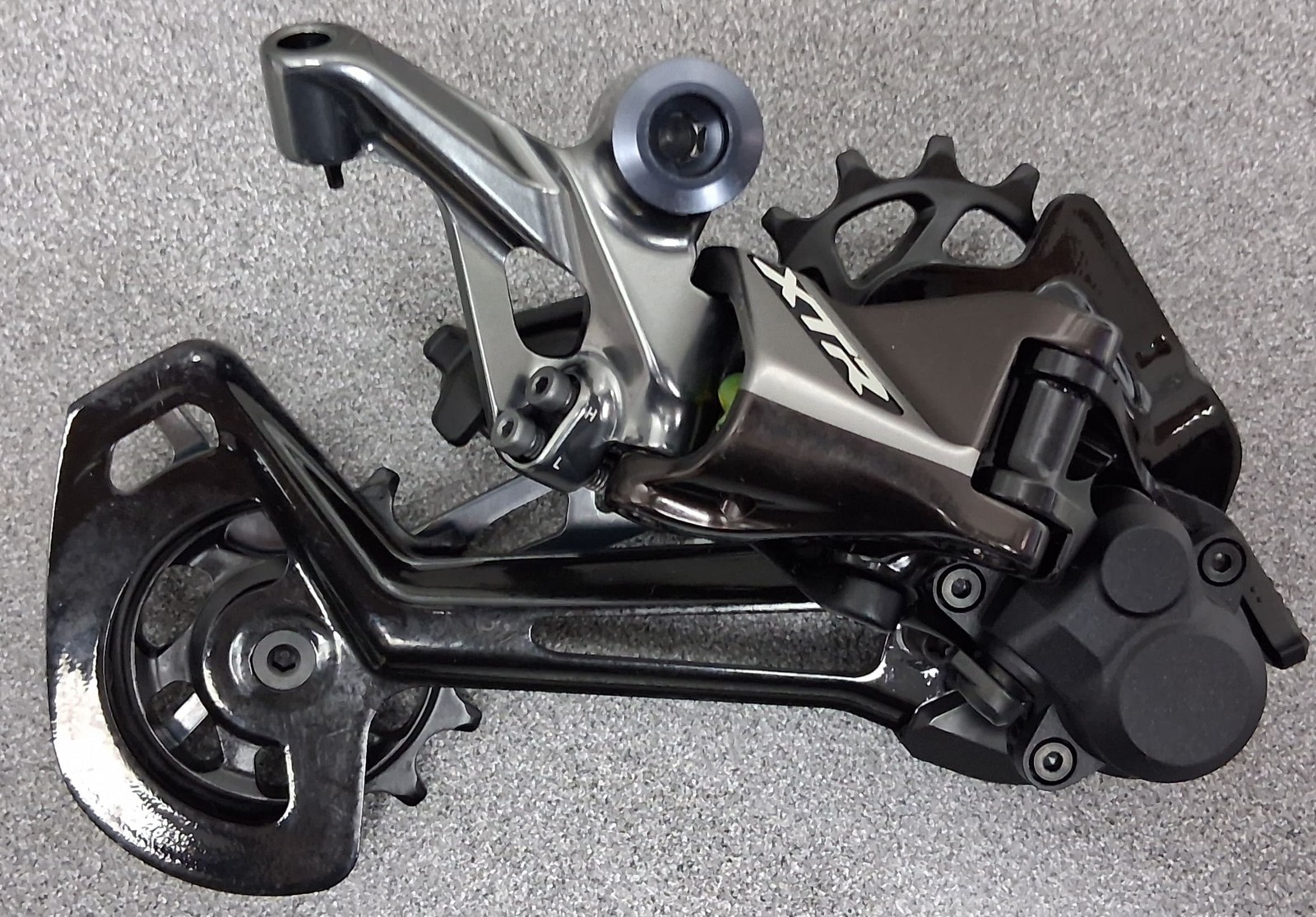 Shimano XTR RD-M9100-SGS 12 Speed Rear Derailleur w/ Clutch: Long Cage, Gray *OE