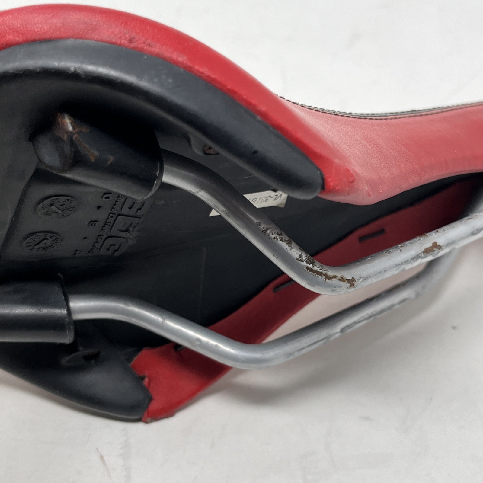 Vintage SDG Bel Air Bike Seat Saddle BMX Mountain Bike MTB Black Red