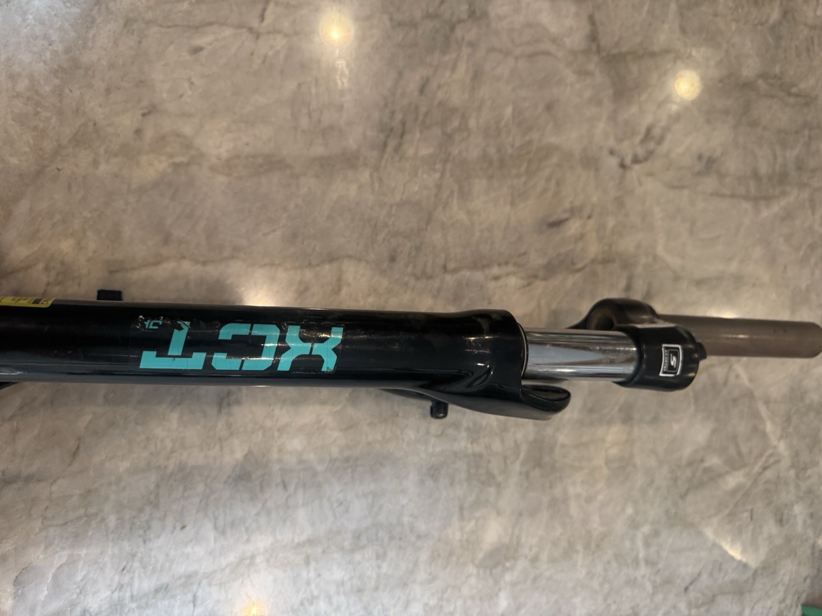 SR Suntour XCT 1-1/8″ Threadless Suspension Bike Fork Disc Green