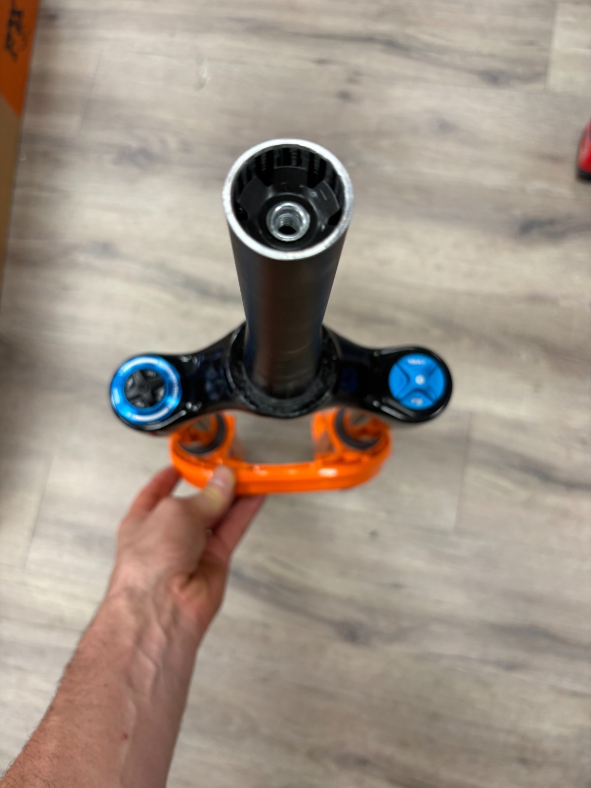 2027 FACTORY 38 FOX FLOAT 29 170 – Shiny Orange, 44mm Rake Shiny Blk