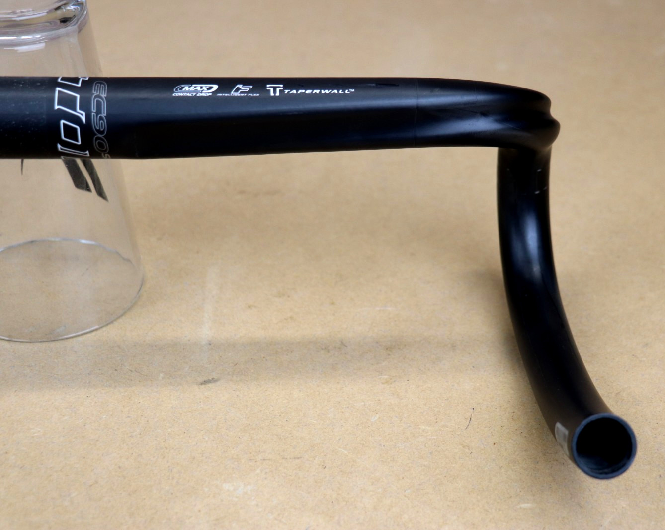 New Easton EC90 SLX Carbon Handlebars 44cm/ 31.8 NOS