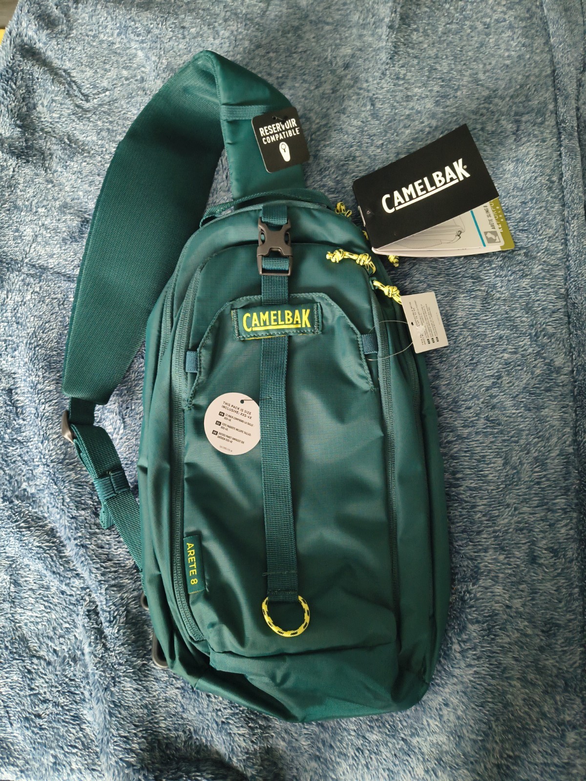 Camelbak New Arete 8 Sling Bag 32oz Compatible Green/Yellow