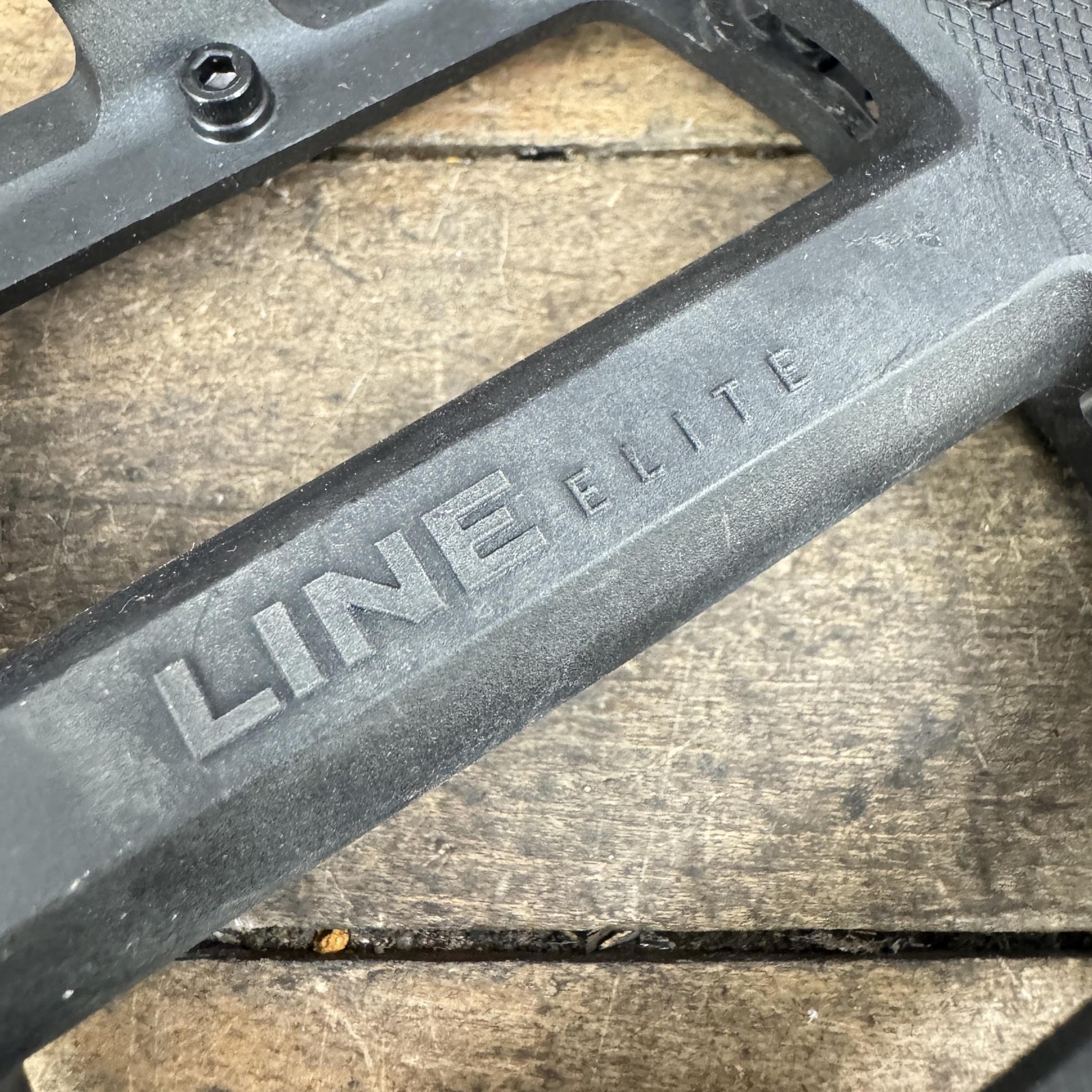 Trek Line Elite Bike Pedals 9/16 Black Pair Pinned MTB Flat Trail DH Platform