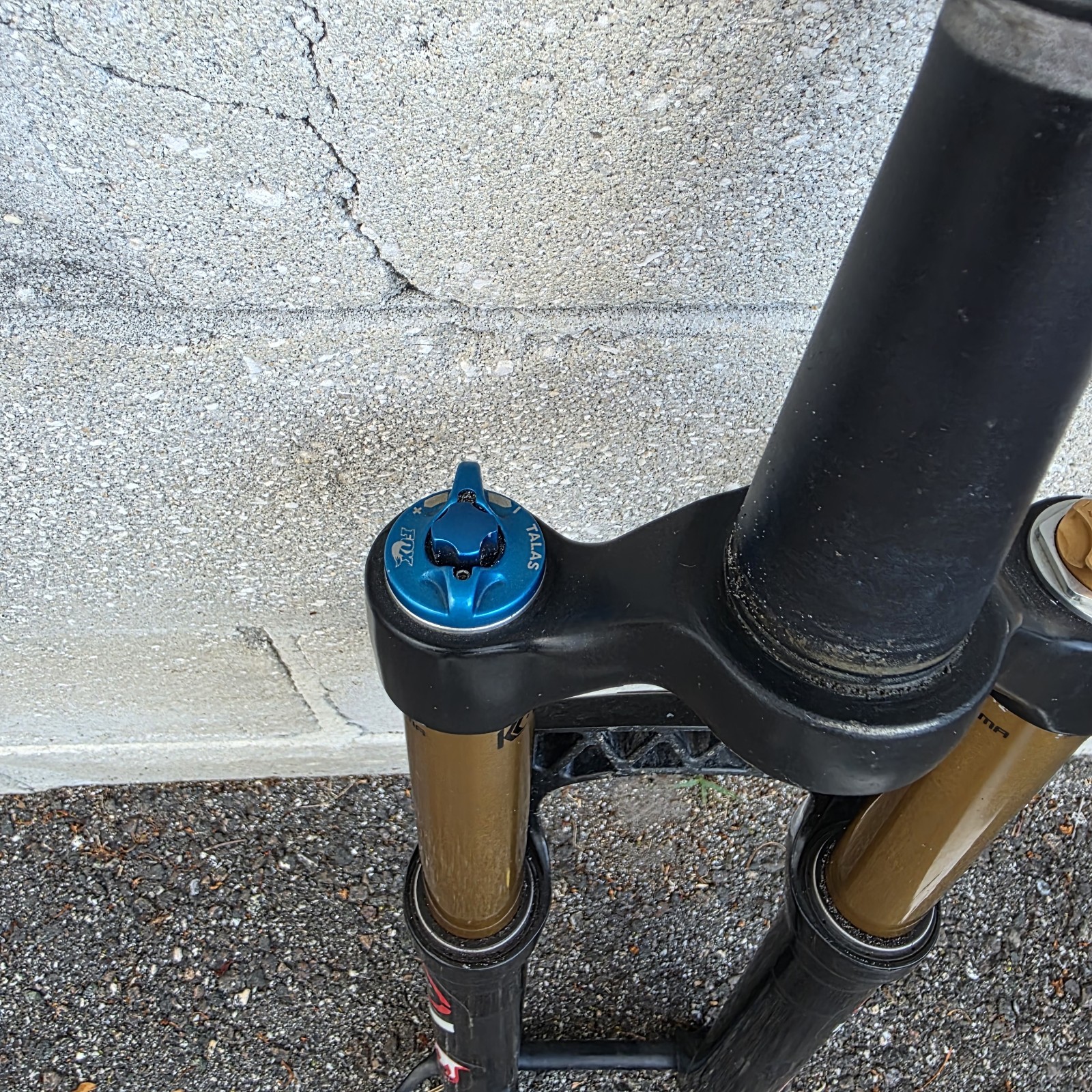 Fox Factory TALAS Fork 29 Non-Boost Needs Service