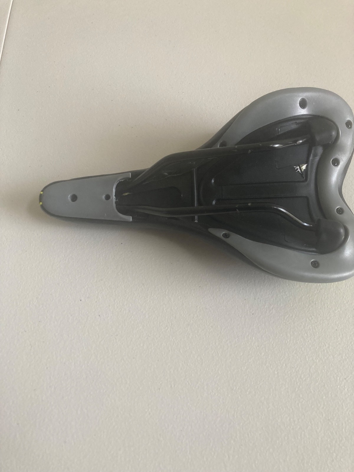 Genesis Bike Seat (Black, Yellow, White)