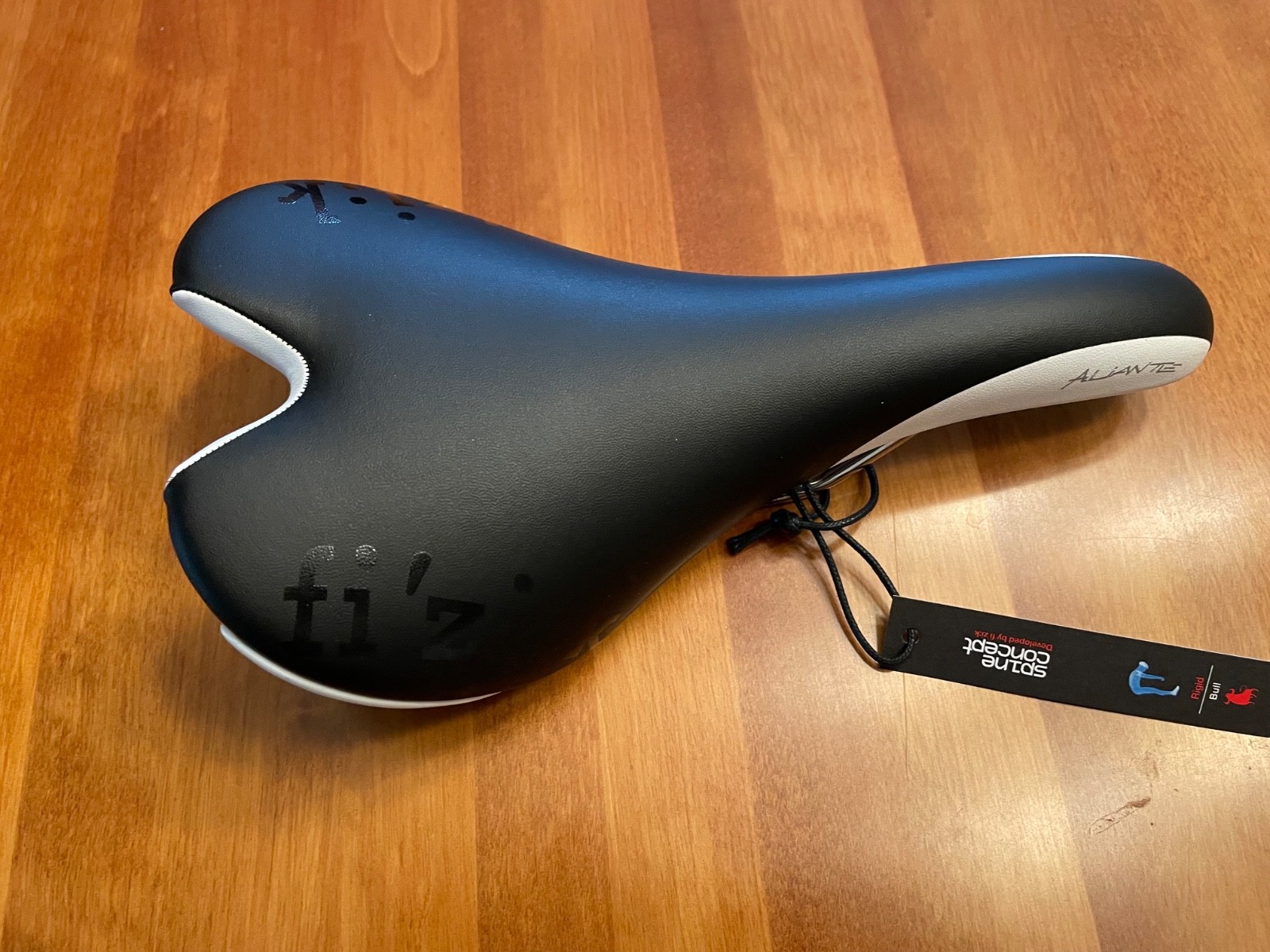 Fizik Aliante Gamma Saddle, Kium Rails, Black / White, Brand New In Original Box