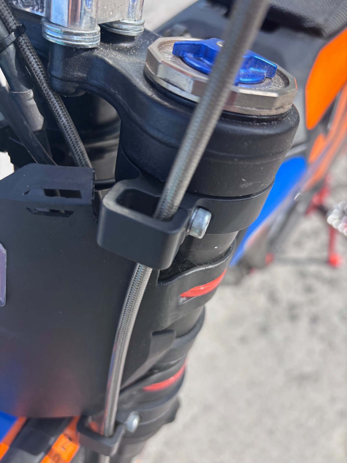 Aluminum Front Fork Brake Line Clamp Surron E-Ride Tallaria E-Moto Fastace KKE