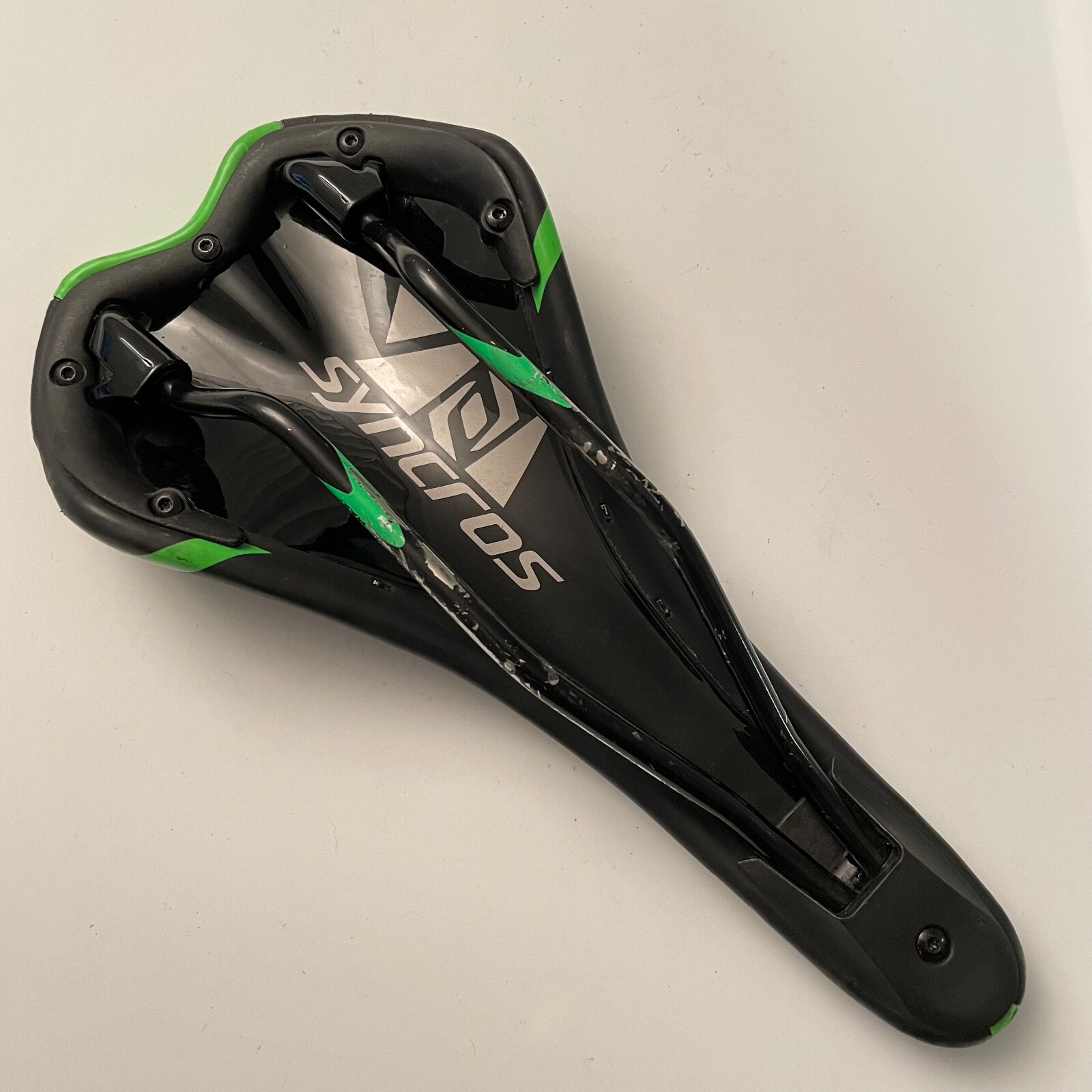 Syncros XR 1.5 Titanium Test Saddle Hollow Ti Rail 220g Short Narrow Bike Seat