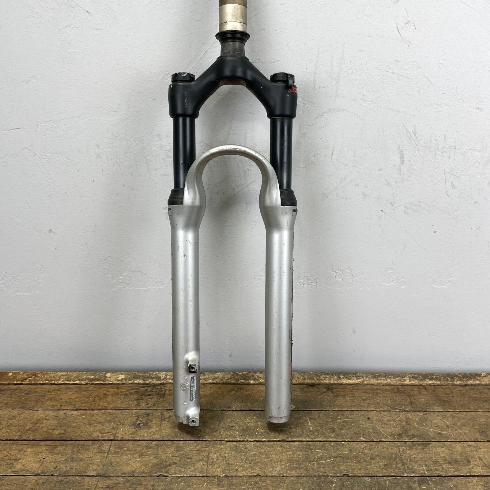 Manitou Axel Fork Elite Disc 80 100 1 1/8 Threadless 7.75 Steerer 26″ Lockout