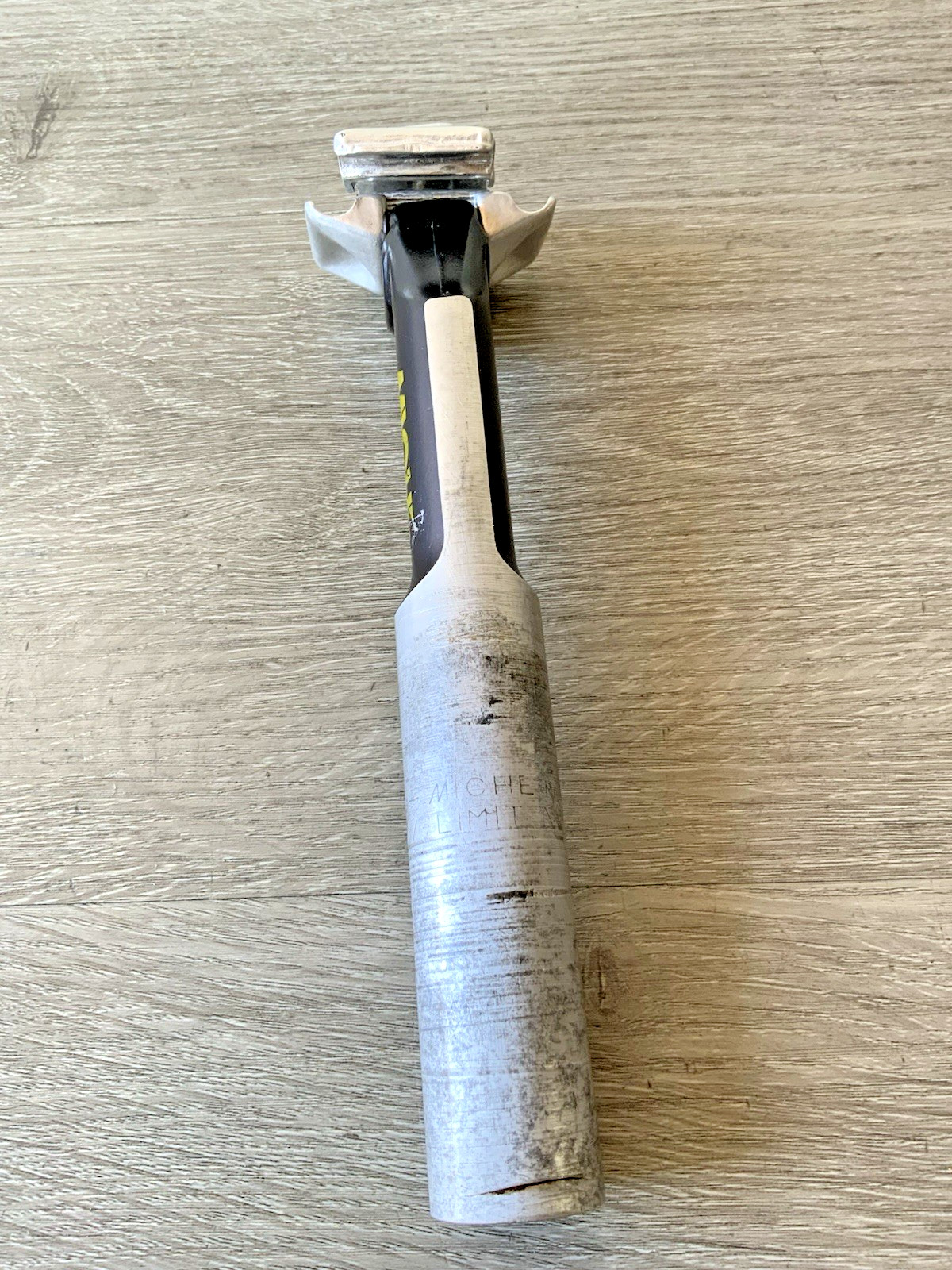 MICHE AERO SEAT POST 27.2 MM x 200 MM TOTAL LENGTH 266 GRAMS