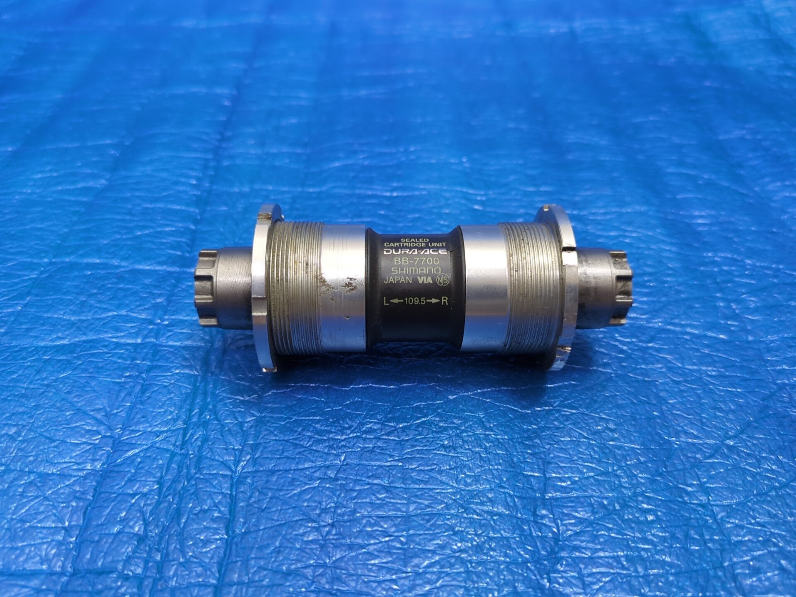 Shimano Dura Ace BB-7700 NJS Bottom Bracket 68mm BSA 109.5mm Fixed Gear Pista