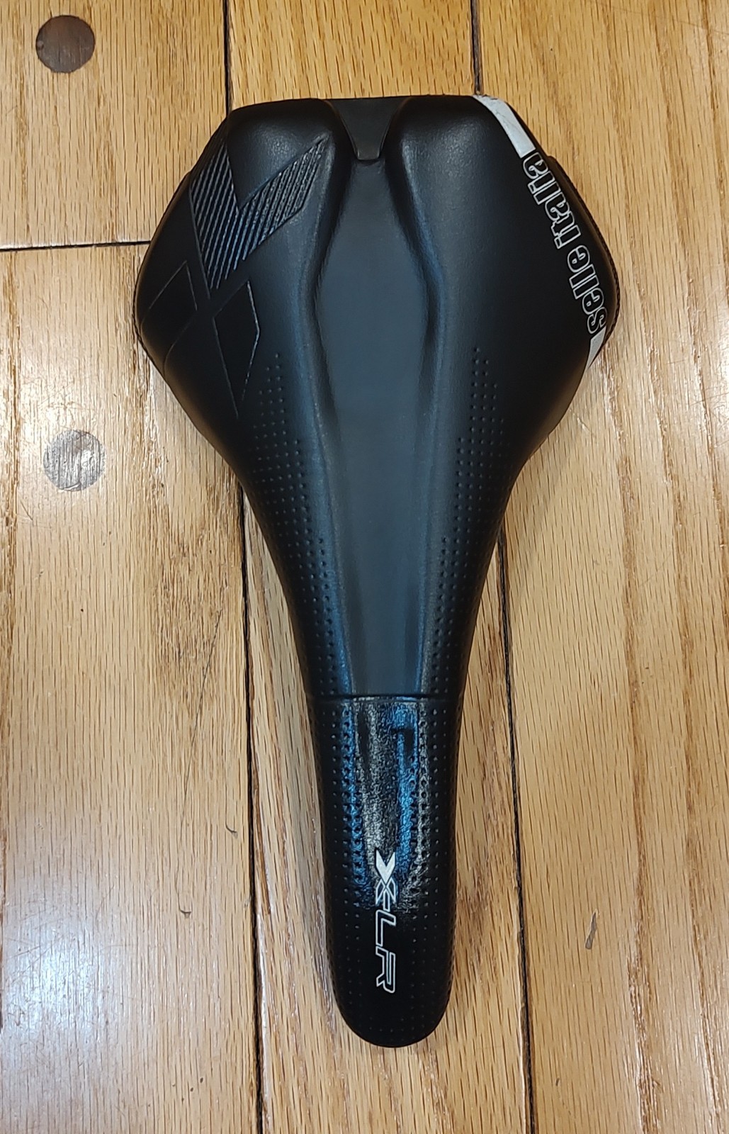 SELLE ITALIA X-LR SADDLE TITANIUM RAILS 142mm X 268mm