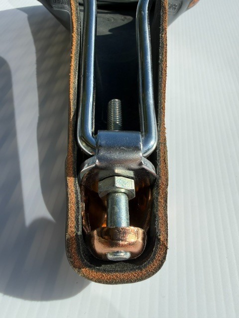 NOS Vintage Brooks Professional «Pre-Softened» Leather Saddle – March 1999 – Unm