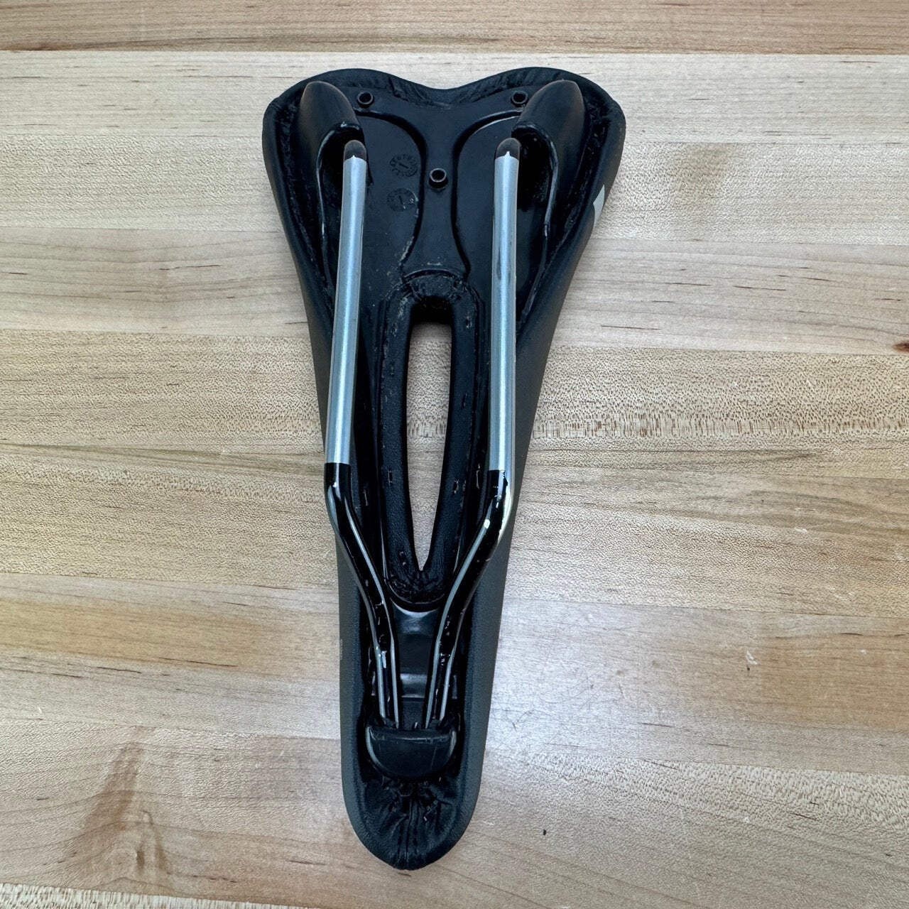 Low Mile! JCOB Delta P 7x7mm Hollow Cr-Mo Rails 130mm Bike Saddle 340g