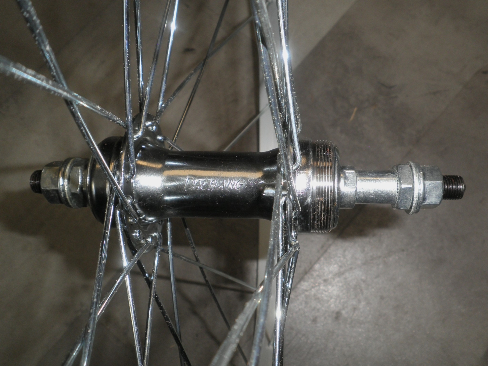 SILVER 24″ X 1.5/1.75 ALUMINUM REAR CRUISER BIKE RIM/HUB RWH38
