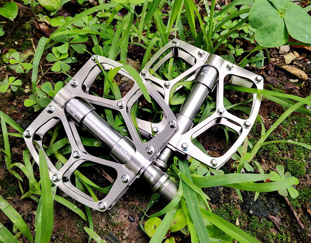 290g Ultralight Titanium Bicycle Pedals Sealed Bearing Mountain Bike Flat Pedals