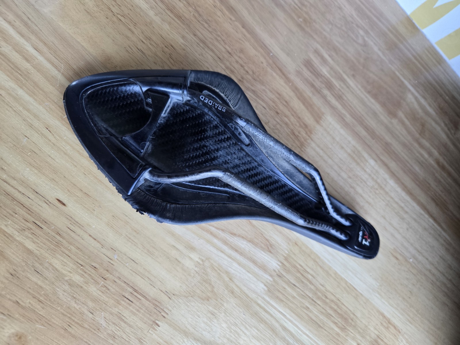 126mm (Regular) Fizik Arione R1 Carbon Rail Road Saddle 165g